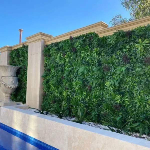 PP Poolside Artificial Green Wall